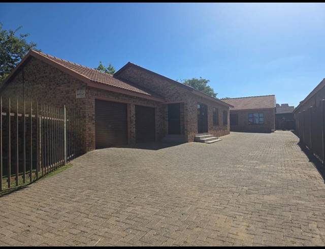 3 BEDROOM PROPERTY TO RENT IN BETHALRAND